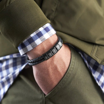 Bracelet en cuir avec perles gravées